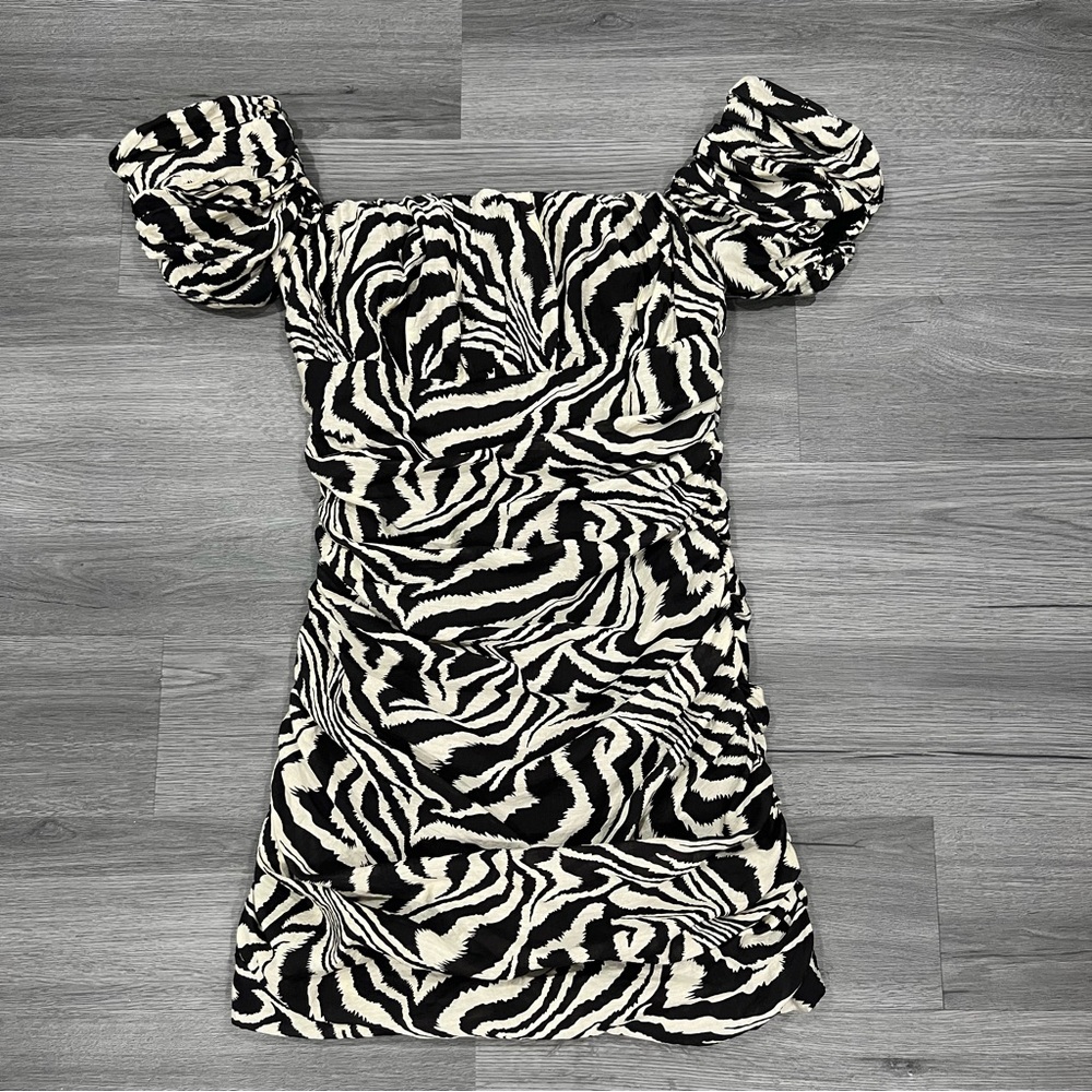 Avara Off The Shoulder Zebra Print Mini Dress Medium Tan Black